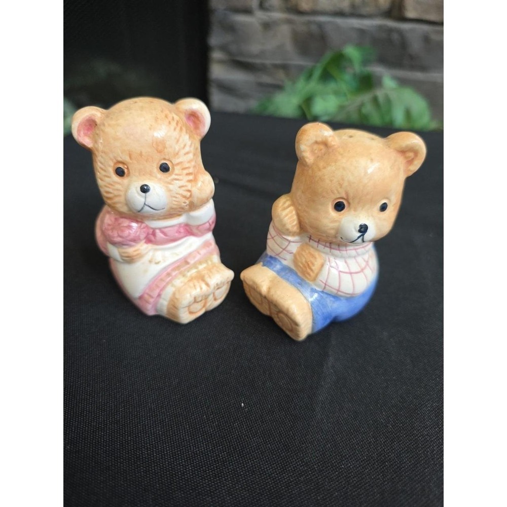 Vintage Teddy Bear Salt & Pepper Shakers Mr & Mrs Ceramic Cute Set